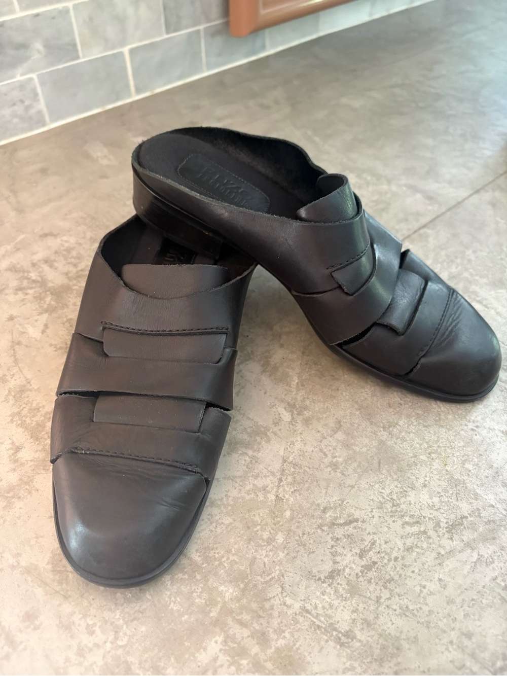 Enzo Angiolini mules black textured woven leather